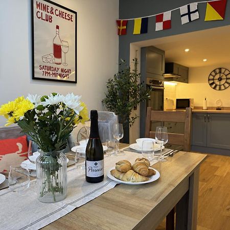 Villa Driftwood House - Luxury Dog-Friendly Townhouse In Cowes, Steps From Marina à Cowes  Extérieur photo