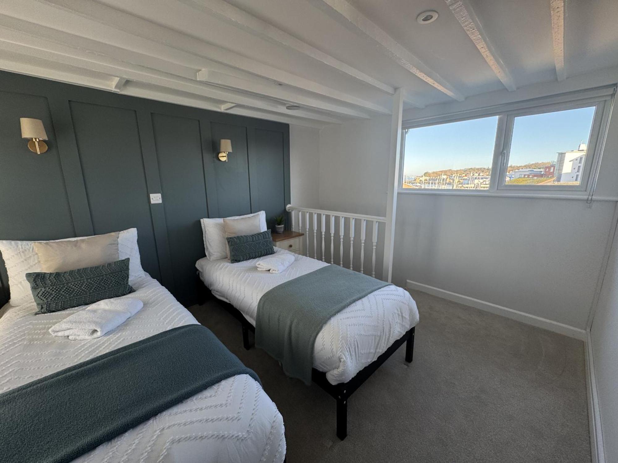 Villa Driftwood House - Luxury Dog-Friendly Townhouse In Cowes, Steps From Marina à Cowes  Extérieur photo
